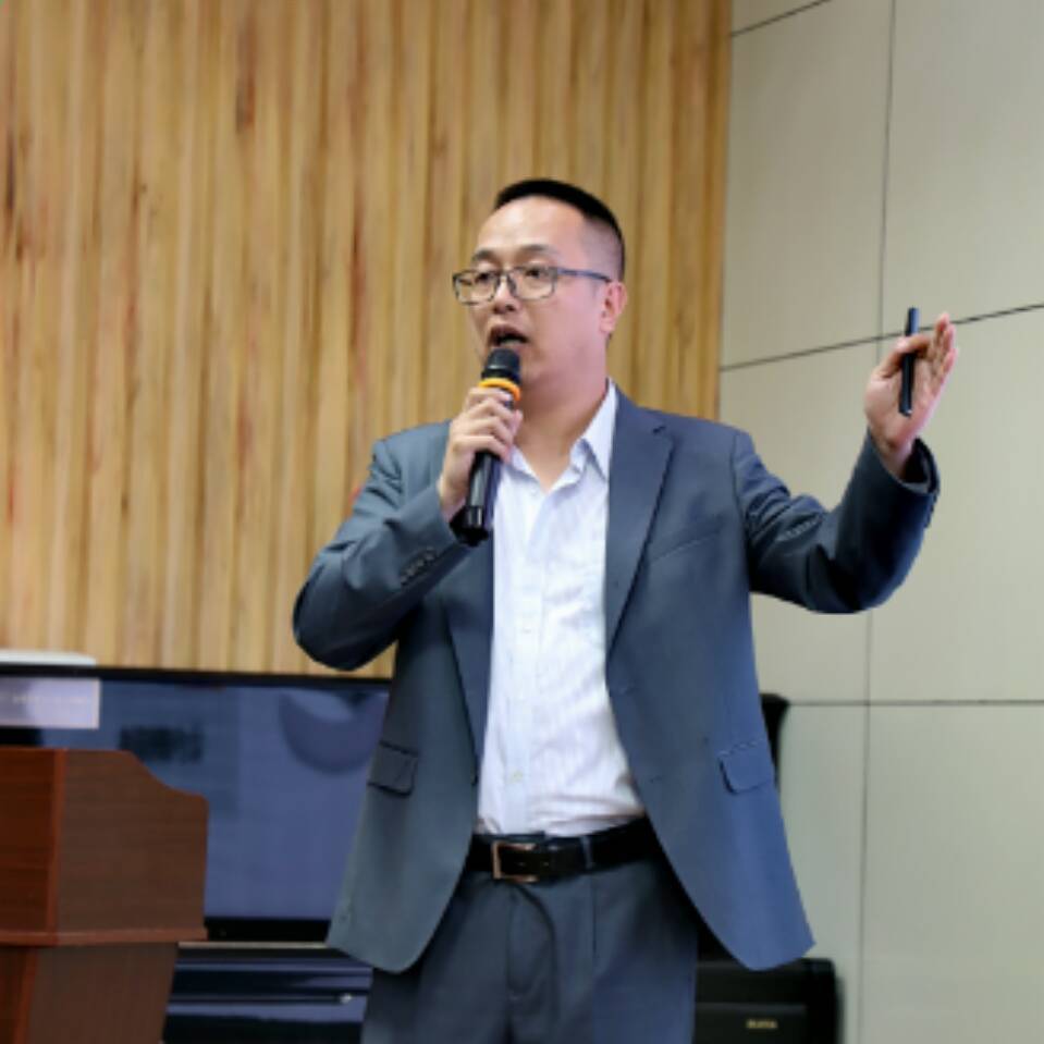 李剛