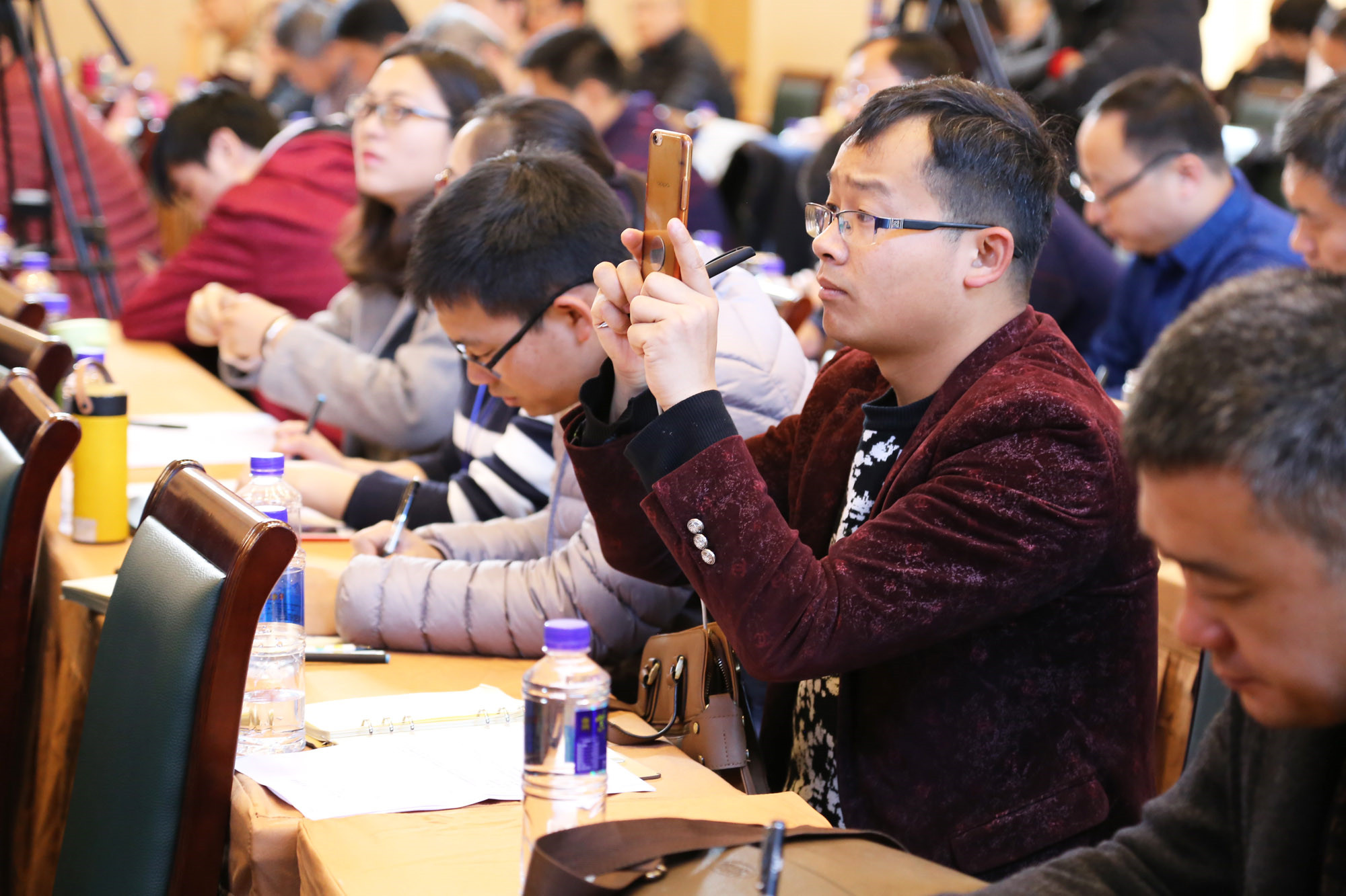 三天學(xué)習(xí)，現(xiàn)場(chǎng)始終是人員滿滿，沒有開溜的，呵呵。
