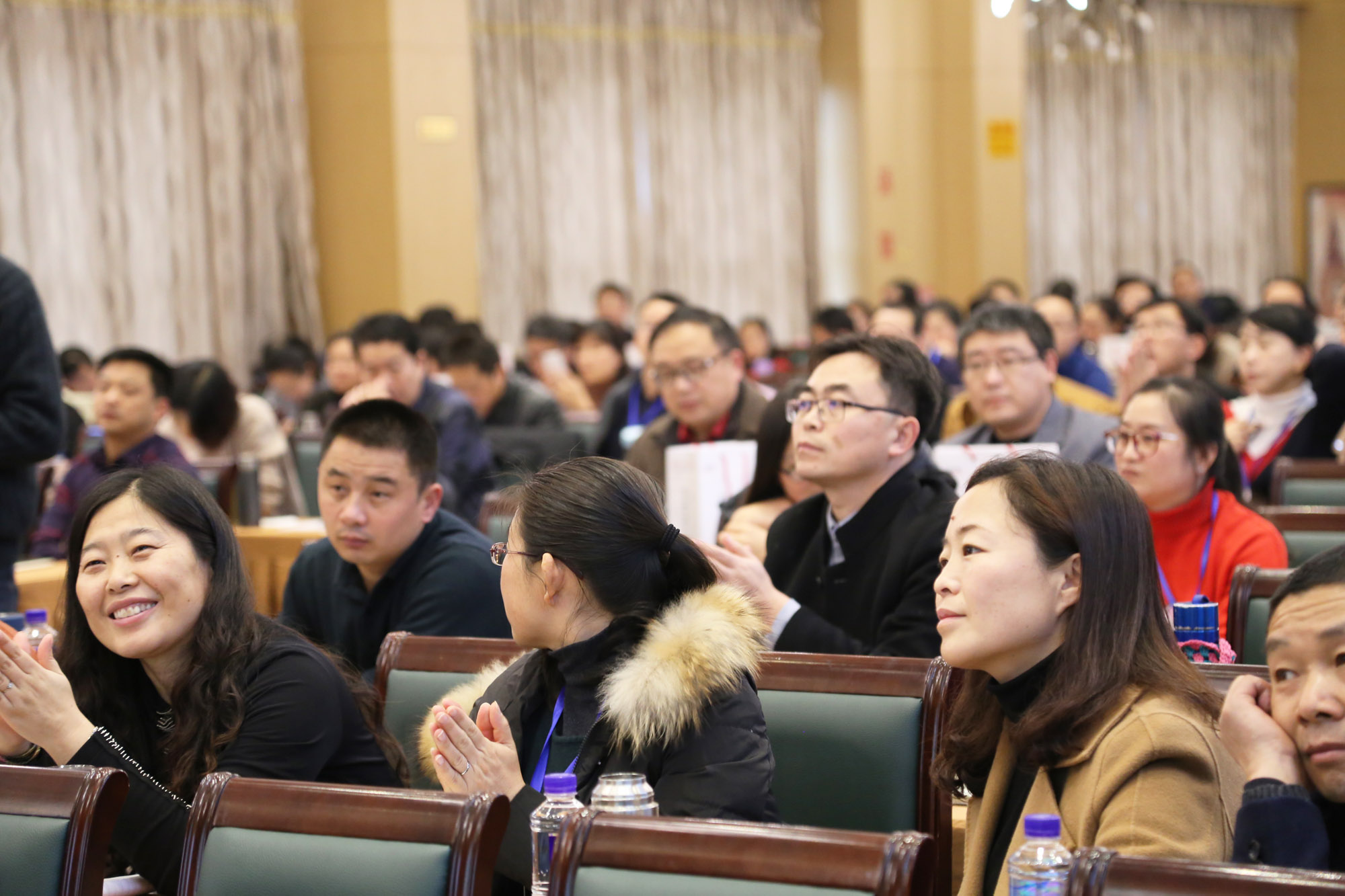 研修學(xué)習(xí)因該是快樂的，幸福的。