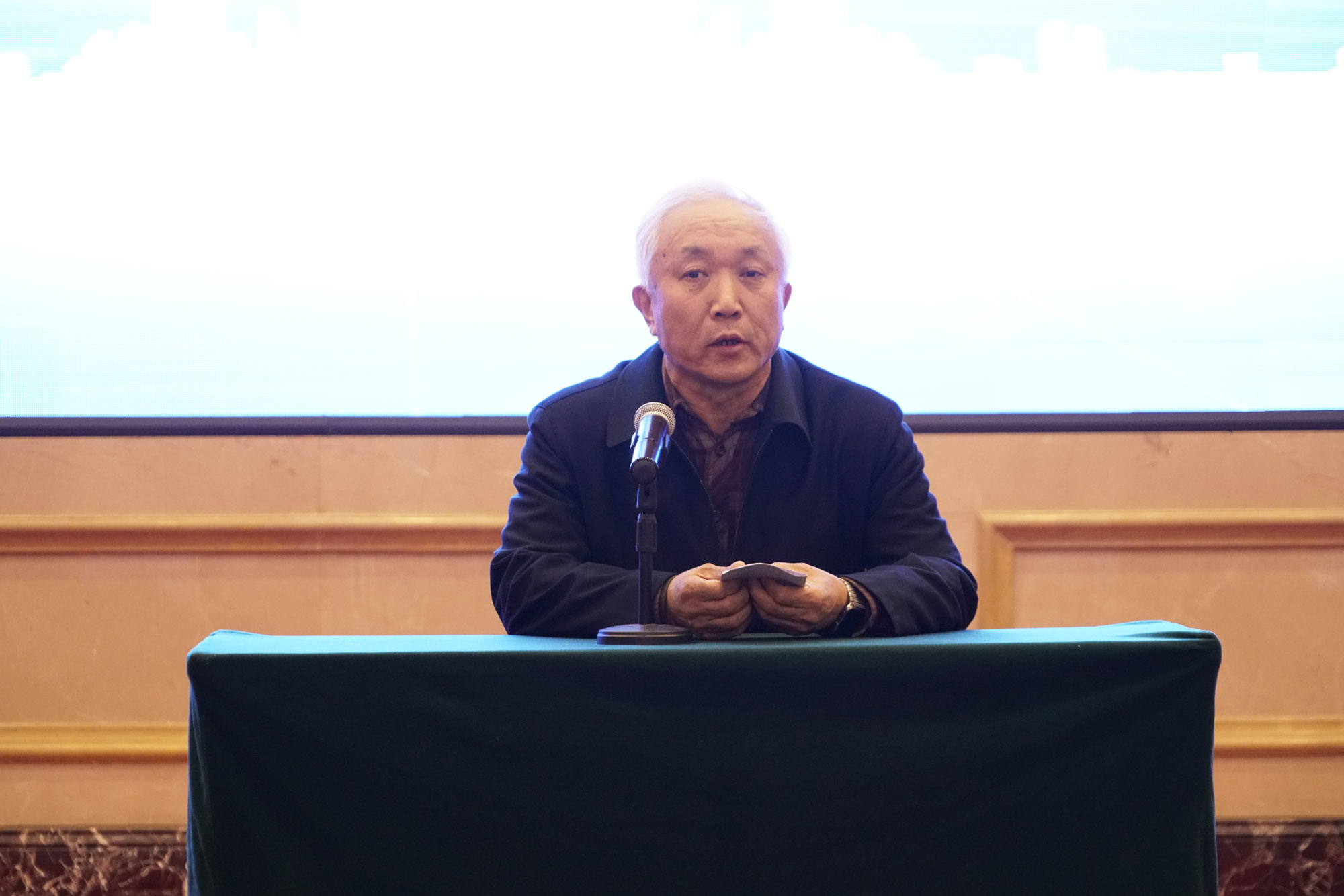 北京中教市培教育研究院常務(wù)副院長解海濤就這次研修活動(dòng)的住宿、交通、會(huì)議紀(jì)律及安全事項(xiàng)作了說明和要求。