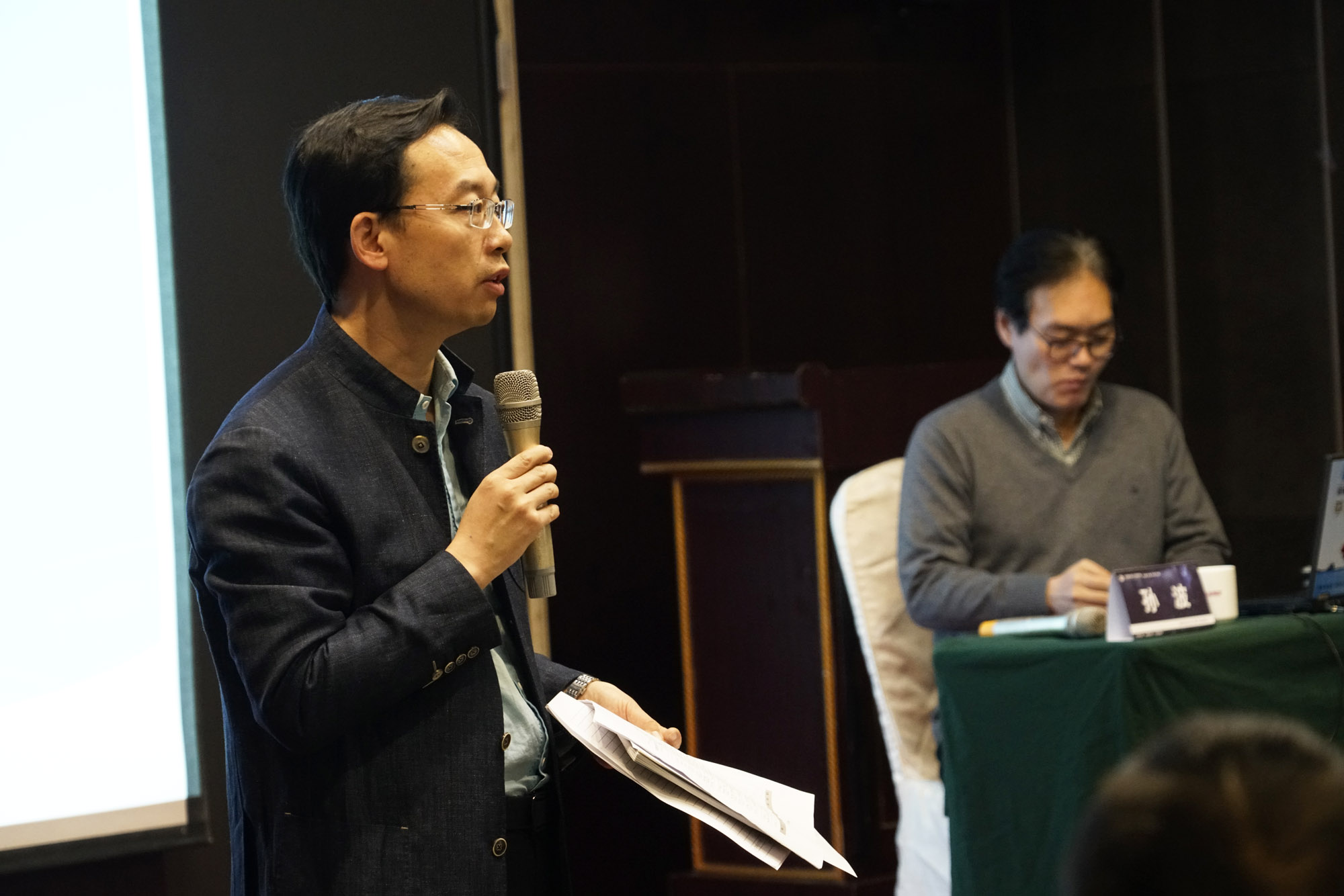 自治區(qū)教研室劉衡老師主持信息技術(shù)學(xué)科。