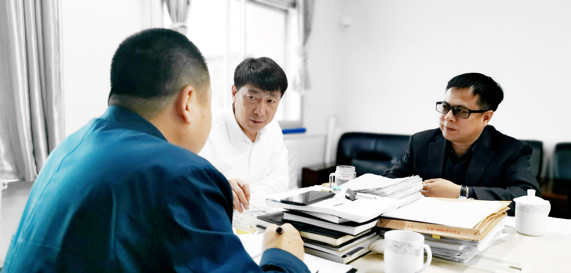 會議還就此次論壇有關(guān)細(xì)節(jié)問題統(tǒng)一了思想，大家一致認(rèn)為，此次鞍海峰會規(guī)模大、規(guī)格高，一定要把論壇各項(xiàng)工作做細(xì)、做實(shí)，要給全國各地教育同仁呈現(xiàn)一次過目不忘的安海之行。