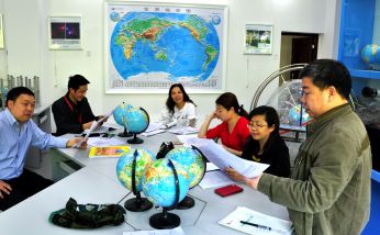 2017年4月13日范永杰地理名師工作室參加成都市高中地理菜單培訓暨高新區(qū)高中地理實訓基地活動
