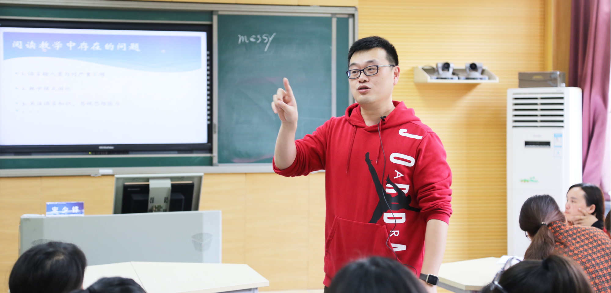 期間還有工作室經(jīng)驗交流展示和說課展示，精彩紛呈，學(xué)術(shù)氛圍濃厚。