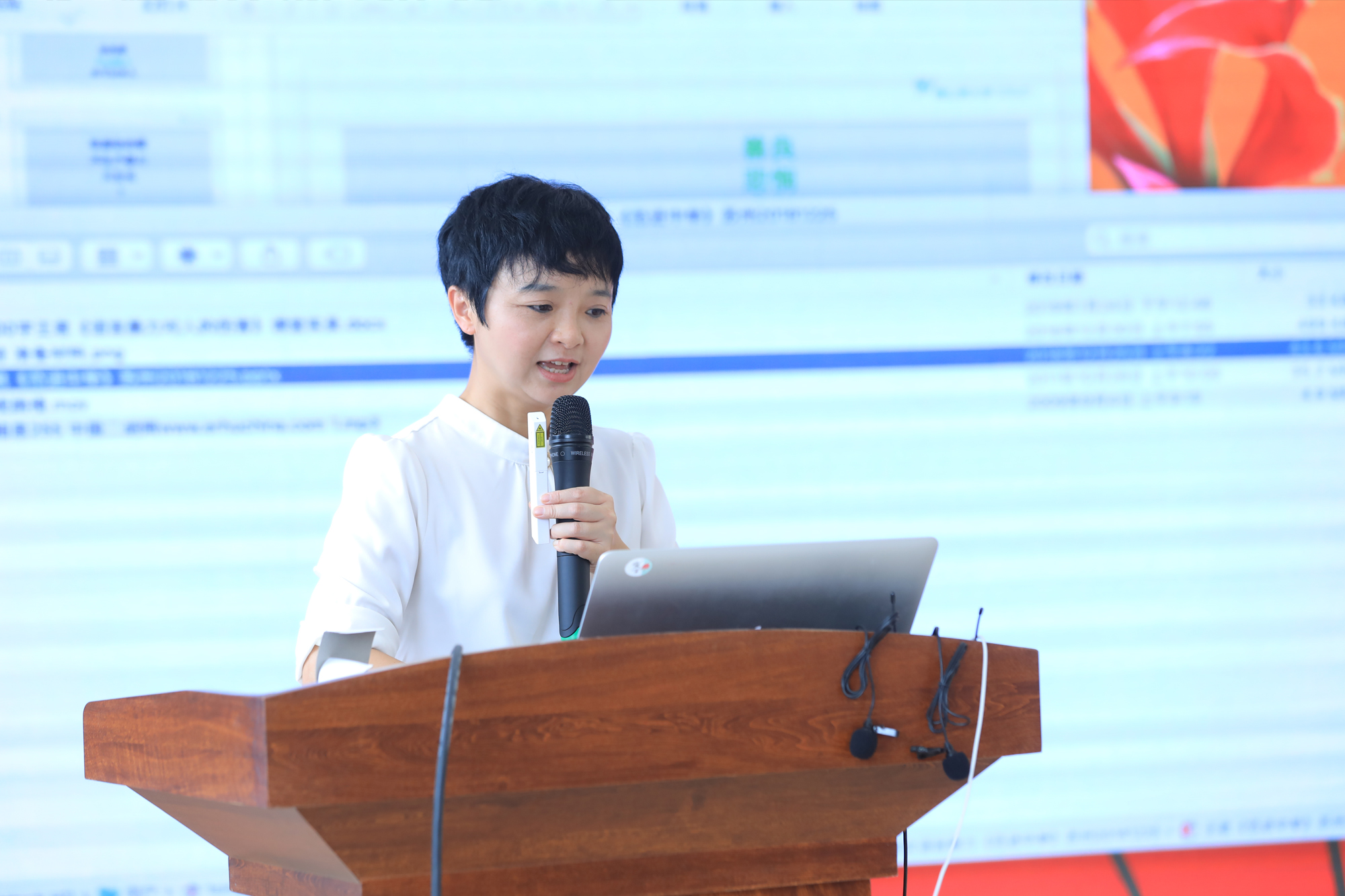 全國教學(xué)轉(zhuǎn)型與課堂創(chuàng)新高峰論壇課堂風(fēng)采展示美圖賞析。