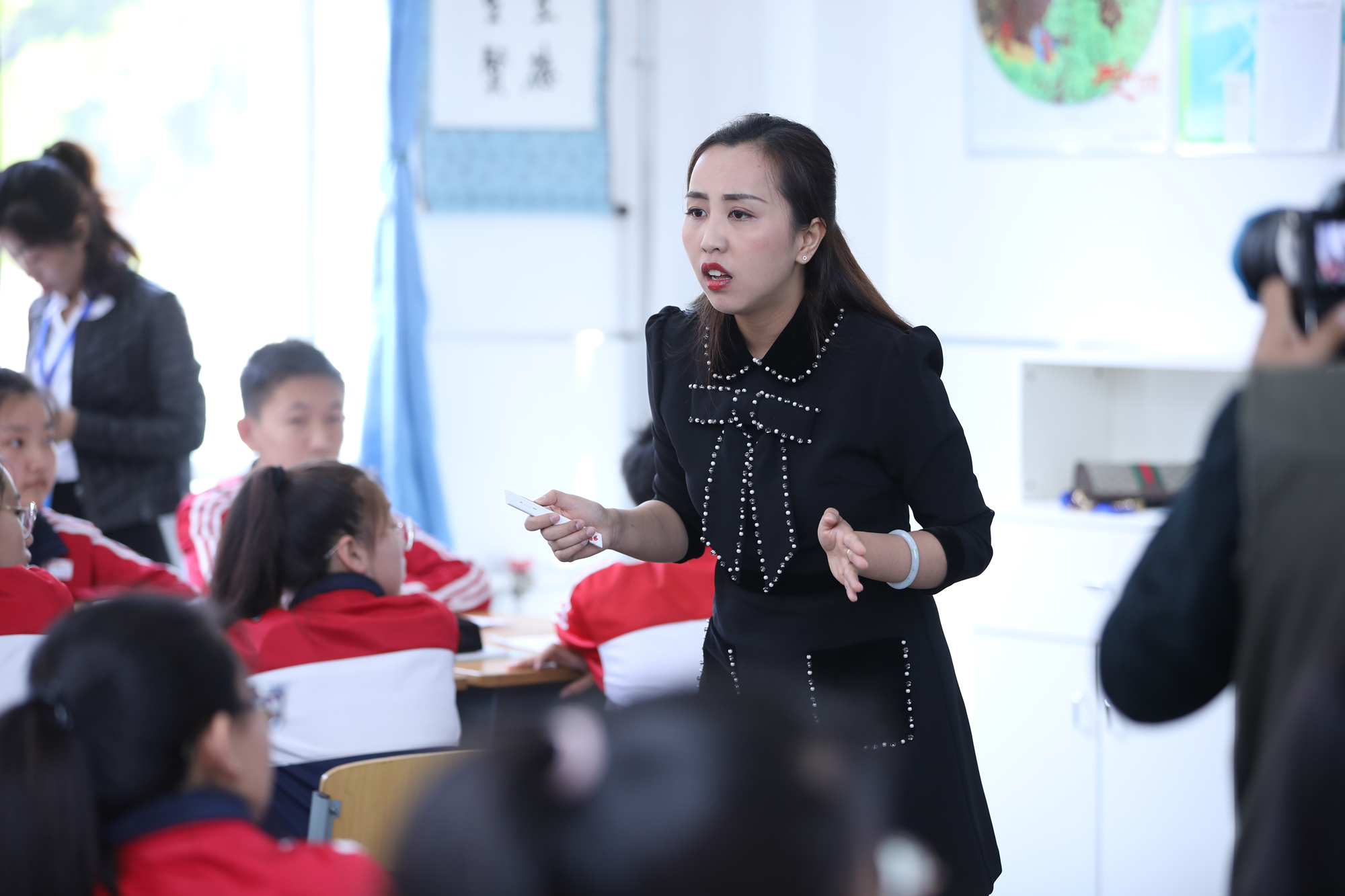 全國教學(xué)轉(zhuǎn)型與課堂創(chuàng)新高峰論壇課堂風(fēng)采展示美圖賞析。