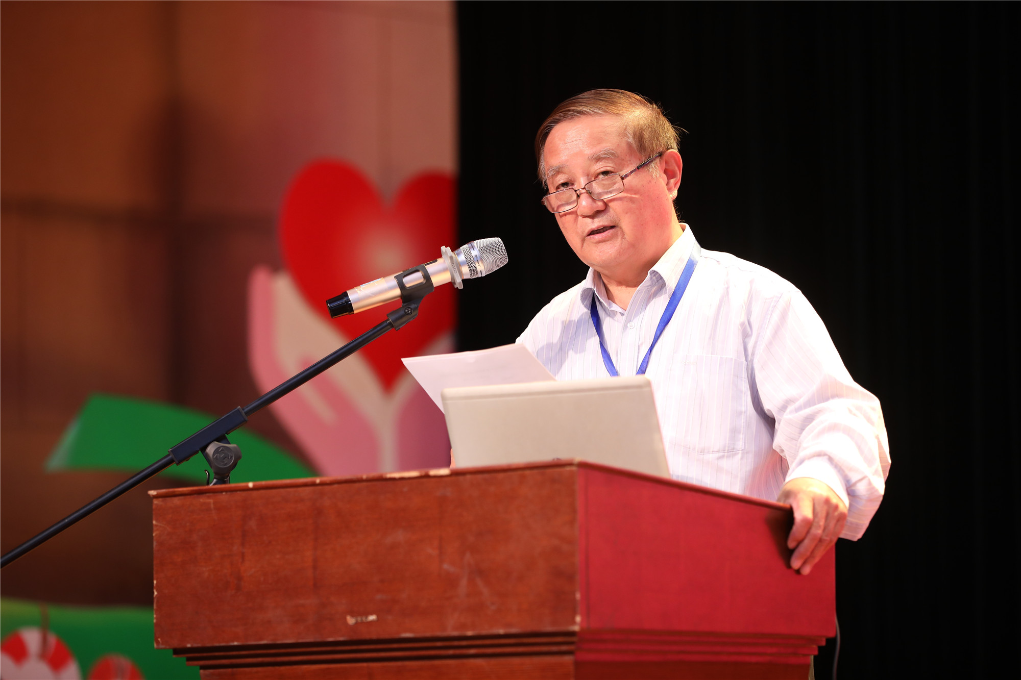 研究院副院長魏續(xù)臻教授主持閉幕式并做總結(jié)。
