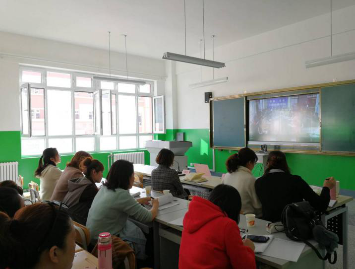關于塔城地區(qū)教育教學研究會暨第二屆中小學教學能手培養(yǎng)工作室推進會的視聯(lián)網會議