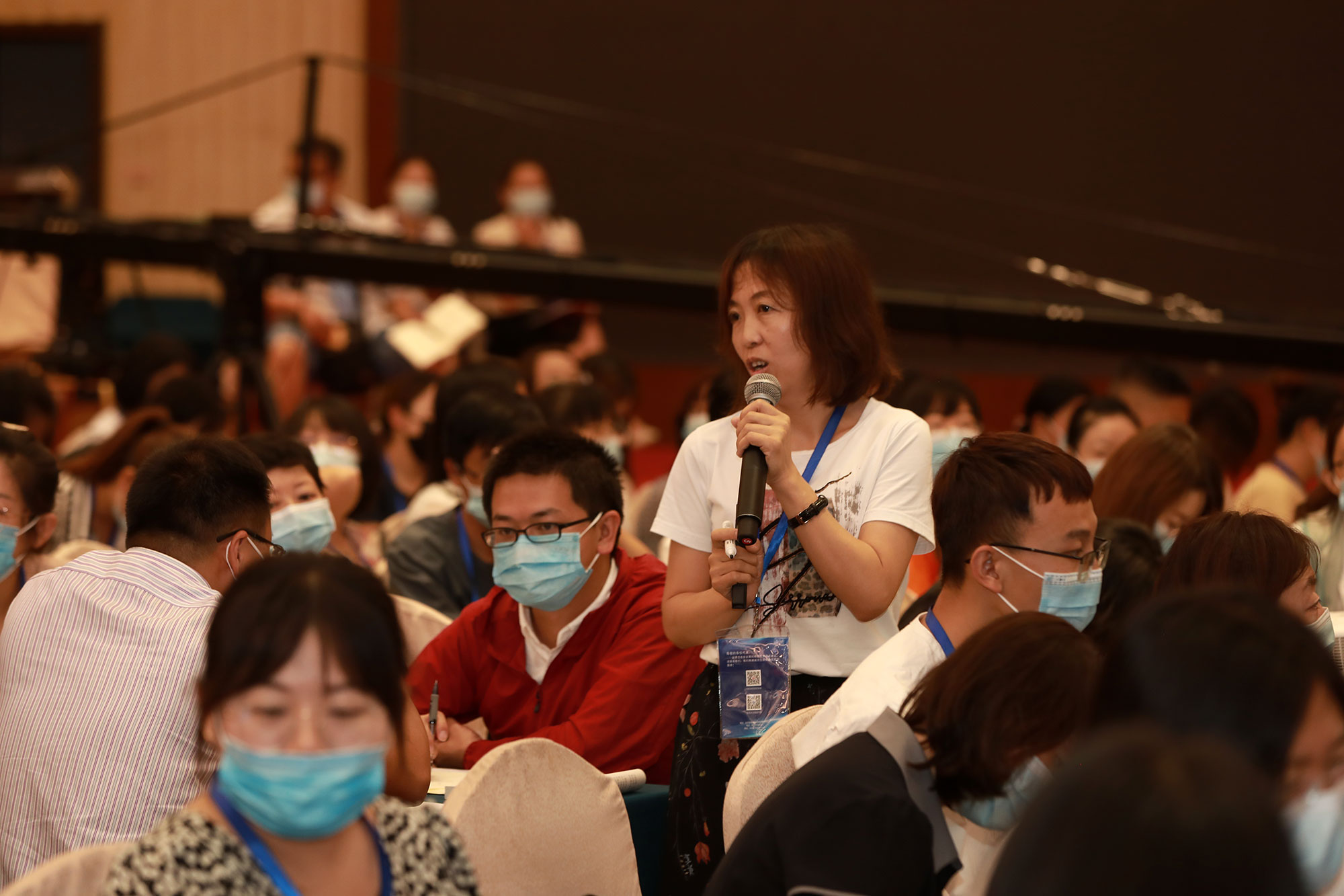 聯盟常務副理事長、正高級、特級教師，全國知名教育專家潘建明教授帶領團隊現場展示組委會推薦成果《基于教評一致的觀課議課》，吸引眾多的學員觀摩學習。