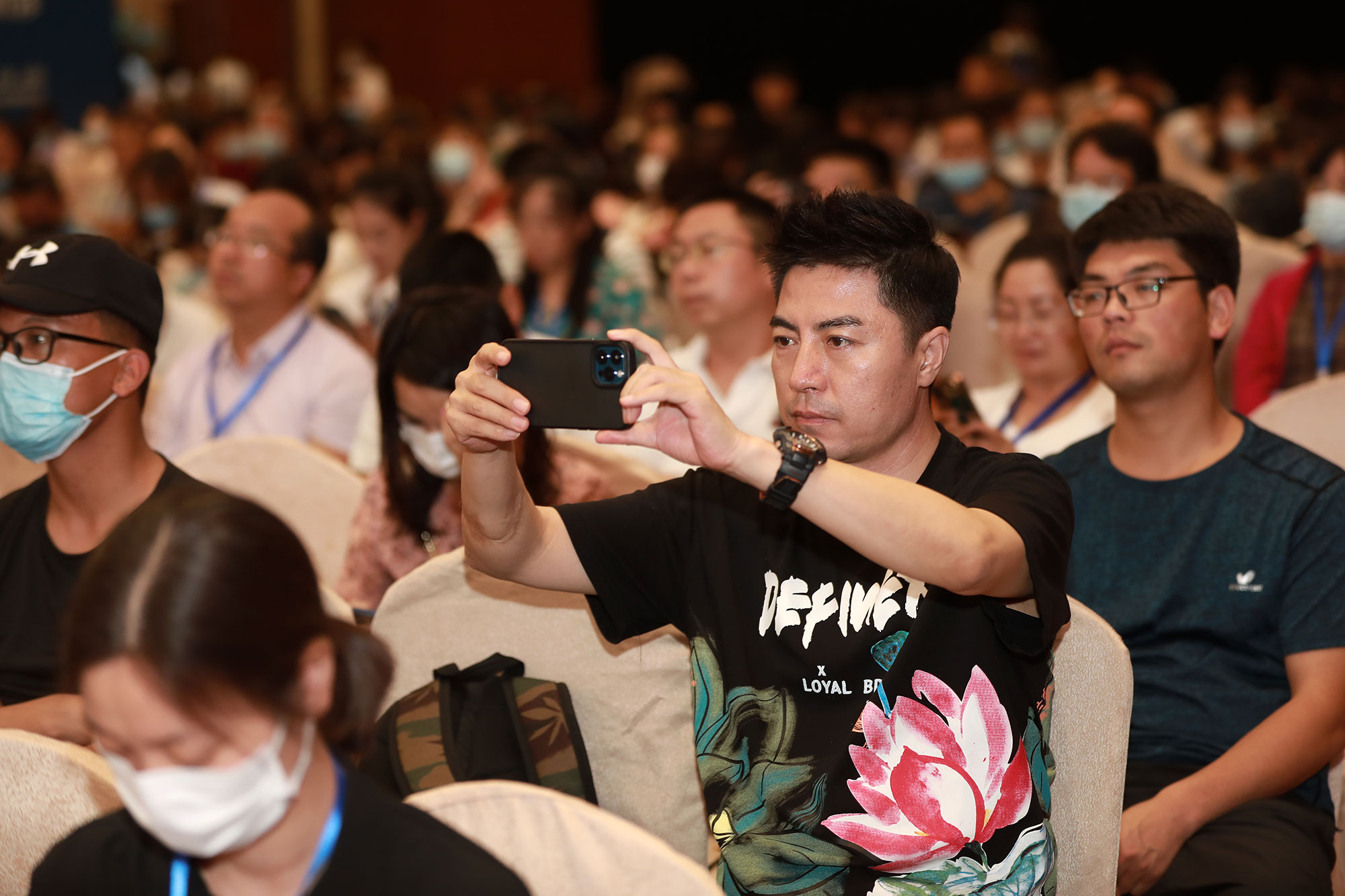臨別贈言：“四個一”建議：1.寫一個有感悟、有認識、有收獲、有思想的學習總結，留下一個進步“腳印”。趁熱打鐵，學習總結，梳理沉思，收獲成果，積累進步，再登臺階。防止當時新鮮，激動三天，過后忘完。