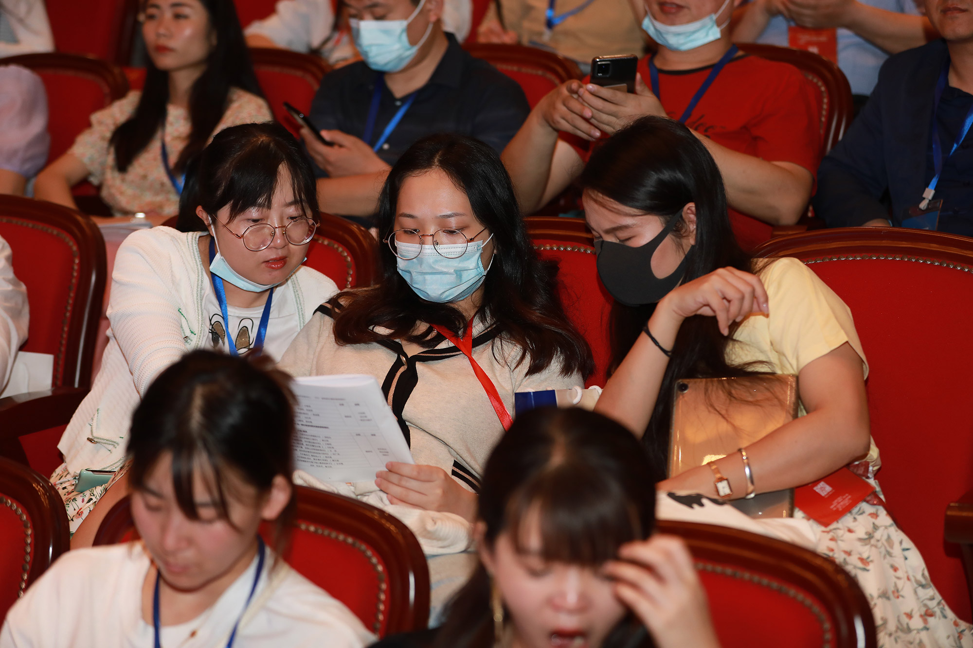 我們相信，在北京中教市培教育研究院的帶領下，在各省市區(qū)教育主管部門的大力支持下，名師工作室的發(fā)展之路會越走越寬，在不久的將來，在“造就黨和人民滿意的高素質專業(yè)化創(chuàng)新型教師隊伍”這一重大戰(zhàn)略任務上，我們一定能取得豐碩的成果。