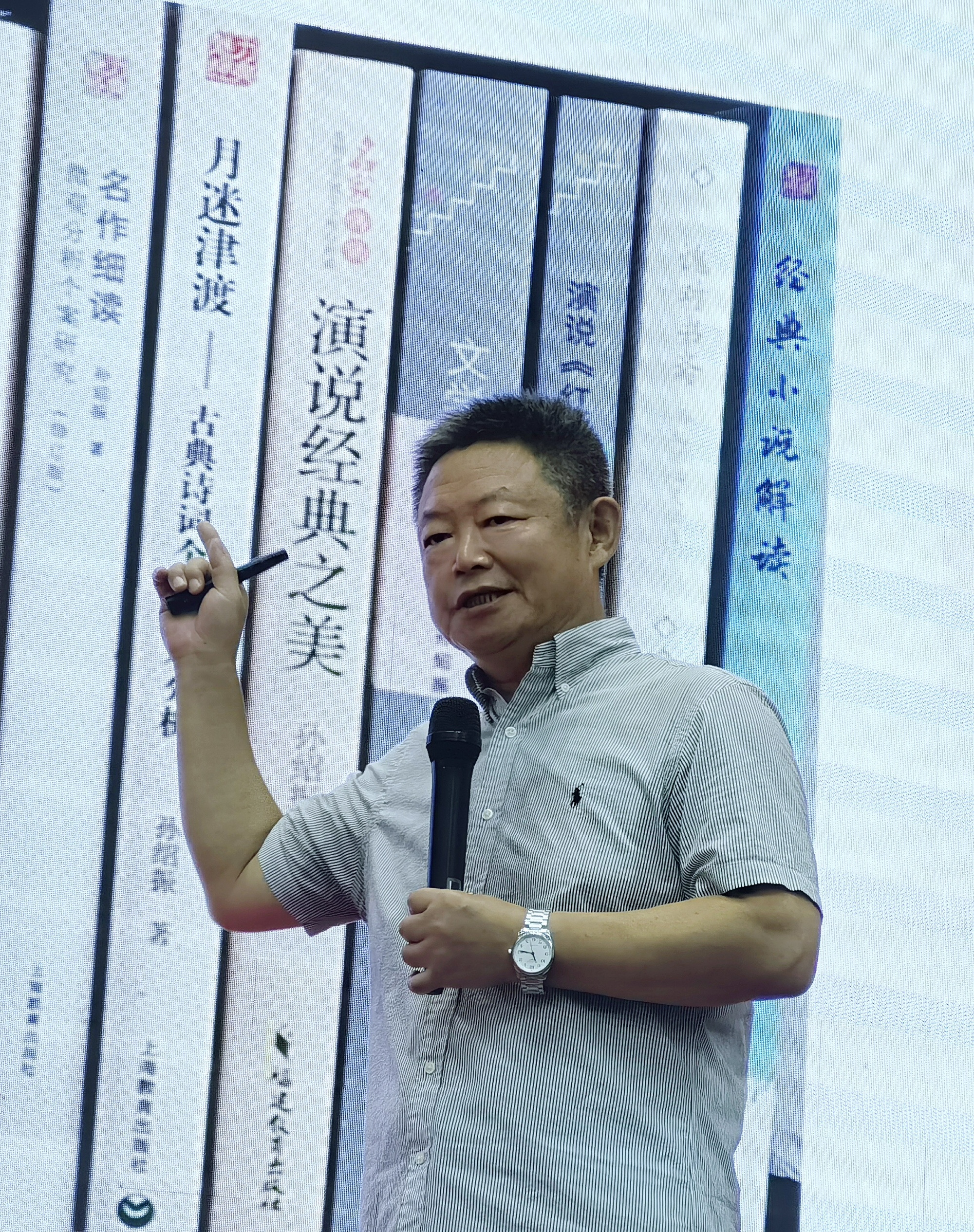 全國(guó)名師工作室建設(shè)發(fā)展高研班及名師培養(yǎng)與成長(zhǎng)論壇分別在昆明大連舉辦