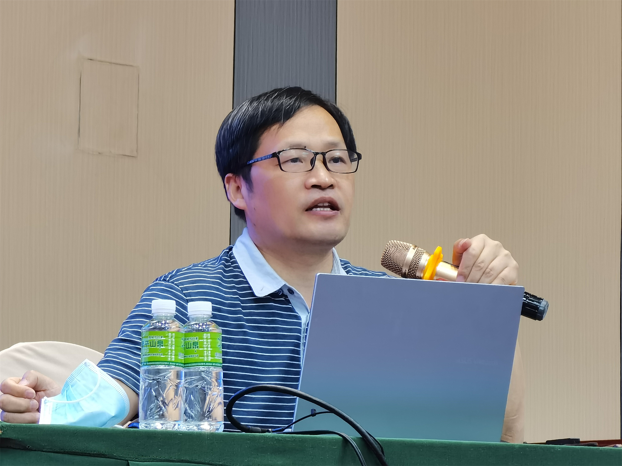 全國(guó)名師工作室建設(shè)發(fā)展高研班及名師培養(yǎng)與成長(zhǎng)論壇分別在昆明大連舉辦